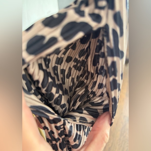 NWT ANNIEWEAR Leopard Animal Print Plissé Wide-Leg Pants Statement Size M - Picture 7 of 8